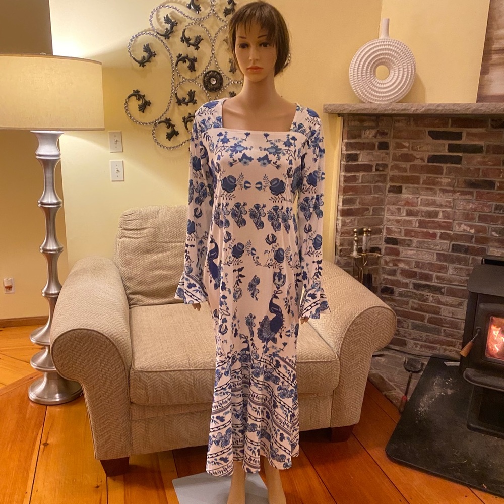 Women’s dress